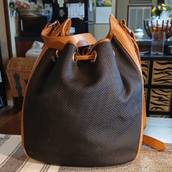 Stylish Black and Tan Men's Bag - Picture 1 of 16